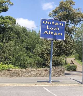 Отель Óstán Loch Altan Cashel Hill-5